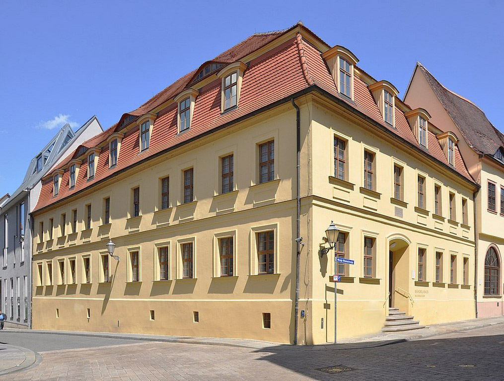 Das Händelhaus in Halle, Außenansicht des gelben Gebäudes